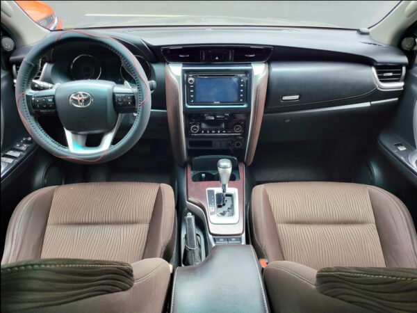 2019 Toyota Fortuner 2.4 G Diesel Automatic - Image 11