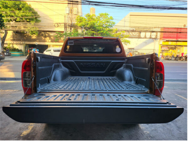 2018 Nissan Navara 2.5 EL Automatic - Image 9