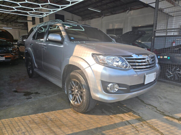 2015 TOYOTA FORTUNER 2.7 G BLACK SERIES GAS A/T - Image 3