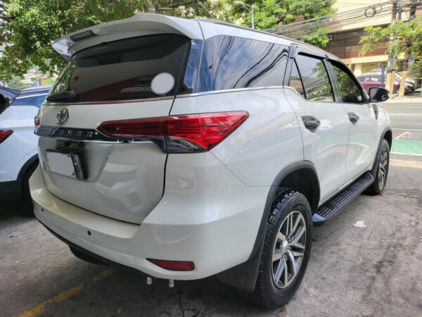 2017 Toyota Fortuner 2.4 V Diesel Automatic - Image 4