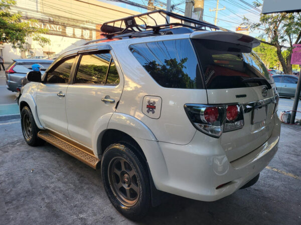 2015 Toyota Fortuner 2.4 V Diesel Loaded Automatic - Image 5