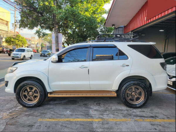 2015 Toyota Fortuner 2.4 V Diesel Loaded Automatic - Image 6