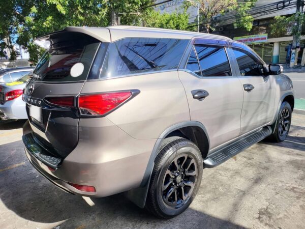 2017 Toyota Fortuner 2.4 V Diesel Automatic - Image 4