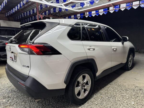 2019 Toyota Rav4 2.5 Automatic - Image 4