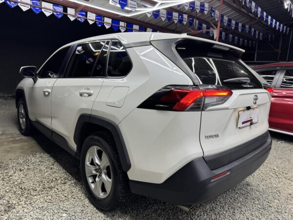 2019 Toyota Rav4 2.5 Automatic - Image 5