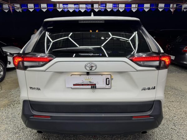 2019 Toyota Rav4 2.5 Automatic - Image 6