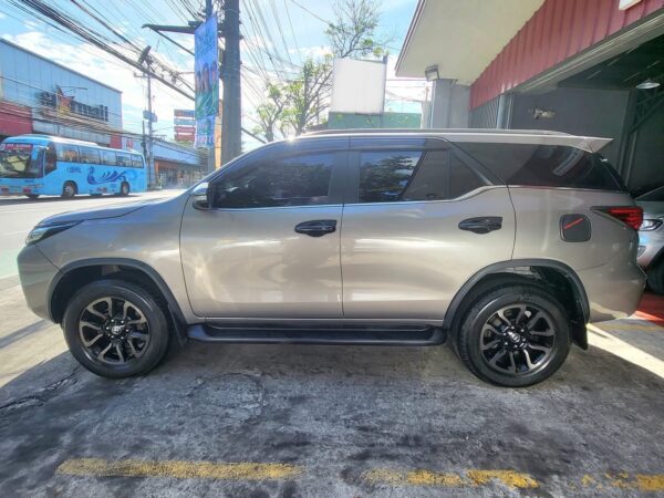 2017 Toyota Fortuner 2.4 V Diesel Automatic - Image 6