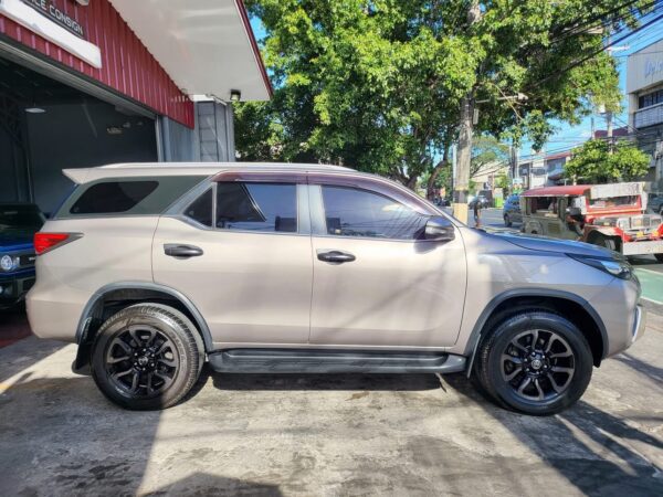 2017 Toyota Fortuner 2.4 V Diesel Automatic - Image 7