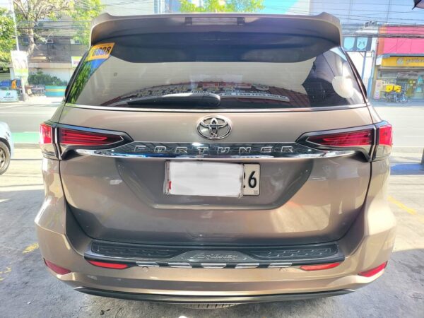 2017 Toyota Fortuner 2.4 V Diesel Automatic - Image 8