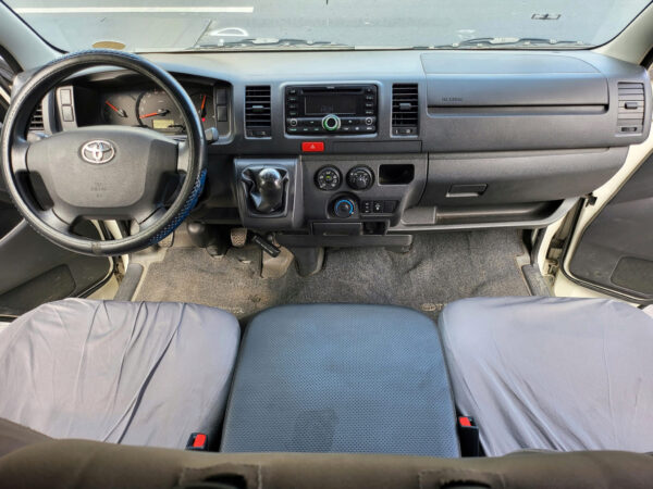 2020 Toyota Hiace 3.0 Commuter Manual - Image 11