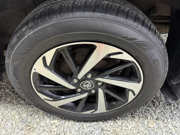 2019 TOYOTA RUSH 1.5 G - Image 12