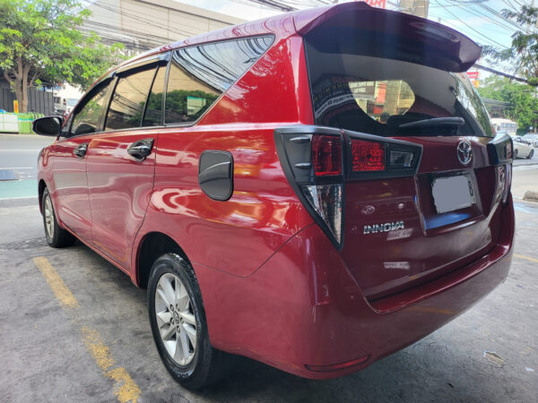 2017 Toyota Innova Acquired 2.8 E Diesel Manual - Image 5