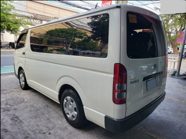 2020 Toyota Hiace 3.0 Commuter Manual - Image 5