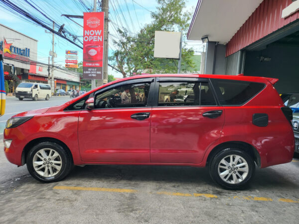 2017 Toyota Innova Acquired 2.8 E Diesel Manual - Image 6