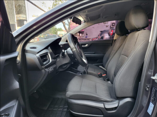 2018 Kia Rio Acquired 1.4 Manual - Image 10