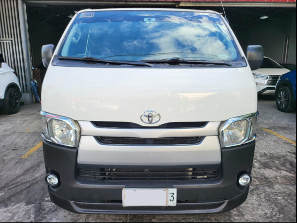 2017 Toyota Hiace 3.0 Commuter Manual - Image 2