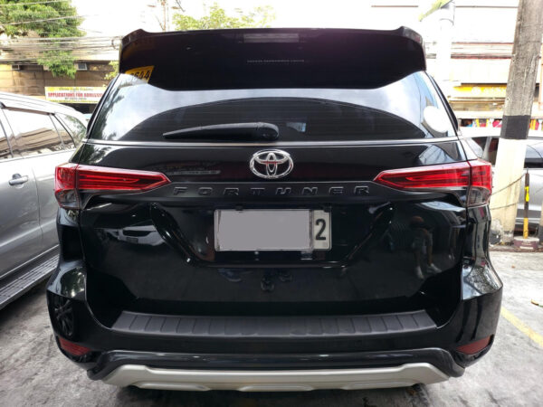 2016 Toyota Fortuner 2.4 V Automatic - Image 8