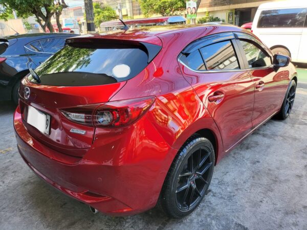 2019 Mazda 3 Hatchback 1.5 Skyactiv 30K KM Automatic - Image 4