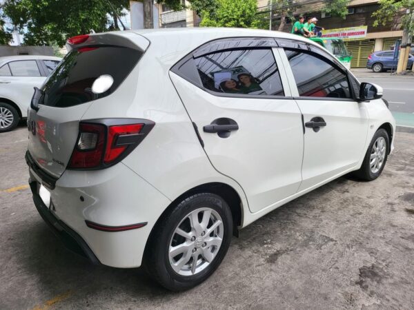 2022 Honda Brio 1.2 V 17K KM Automatic - Image 4