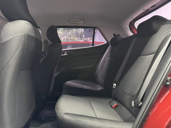 Kia Stonic 2023 LX 1.4 Automatic - Image 8