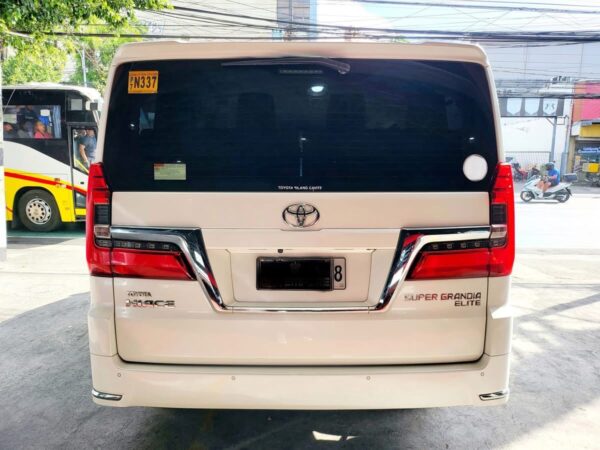 2020 Toyota Hiace Super Grandia 3.0 Elite Automatic - Image 8