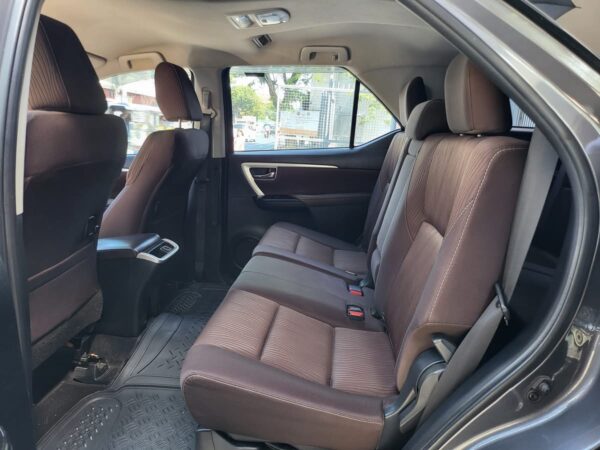 2019 Toyota Fortuner 2.4 G Diesel A/T - Image 11