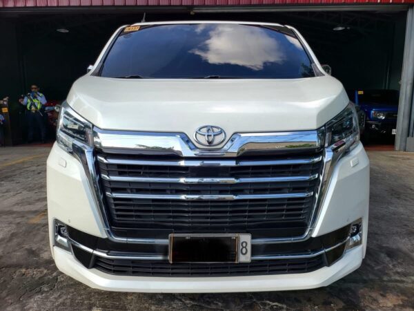 2020 Toyota Hiace Super Grandia 3.0 Elite Automatic - Image 2