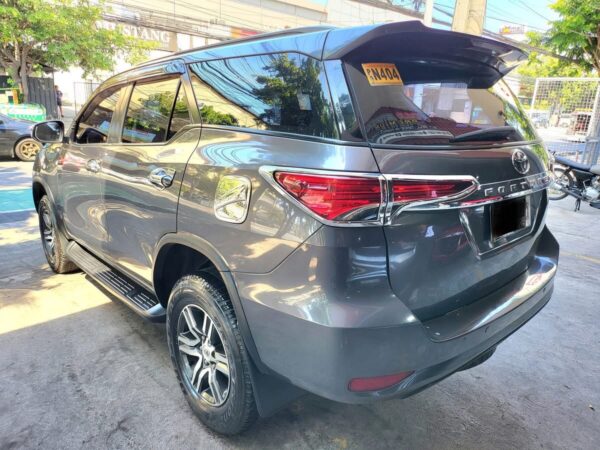 2019 Toyota Fortuner 2.4 G Diesel A/T - Image 5