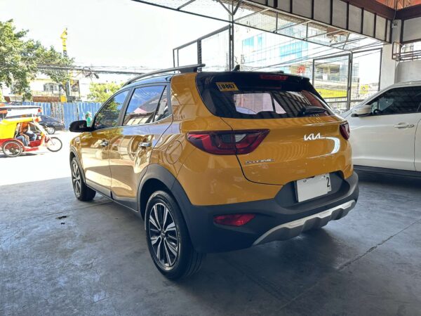 2023 Kia Stonic 1.4EX Gas A/T - Image 3