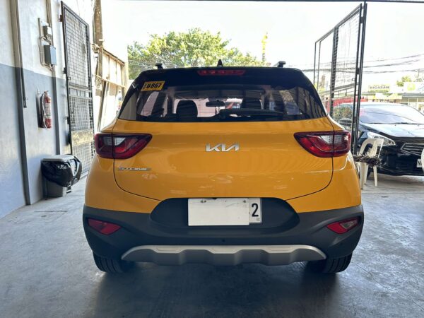 2023 Kia Stonic 1.4EX Gas A/T - Image 4