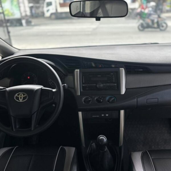 2017 Toyota Innova J M/T - Image 7