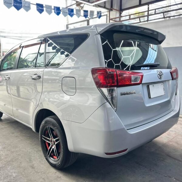 2017 Toyota Innova J M/T - Image 5