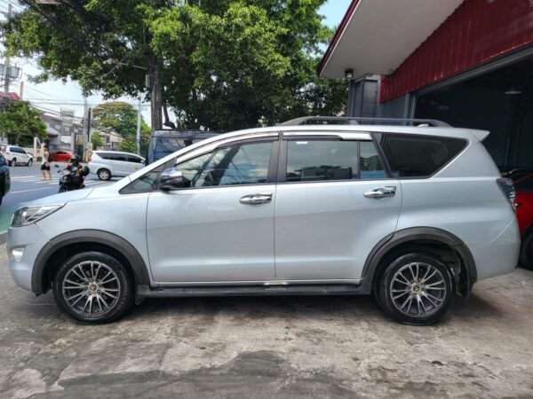 2020 Toyota Innova 2.8 E Diesel A/T - Image 6