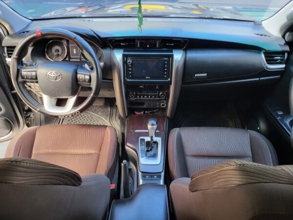 2019 Toyota Fortuner 2.4 G Diesel A/T - Image 10