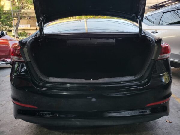 2017 Hyundai Elantra Acquired 1.6 GL Automatic - Image 9