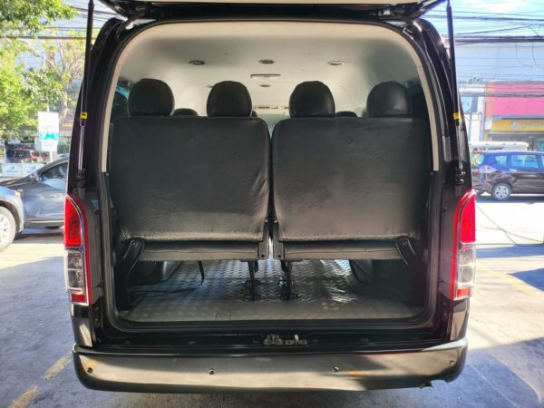 2018 Toyota Hiace Grandia 3.0 GL Automatic - Image 24