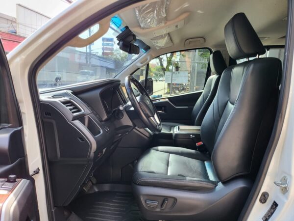 2020 Toyota Hiace Super Grandia 3.0 Elite Automatic - Image 10