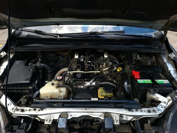 2020 Toyota Innova 2.8 E Diesel A/T - Image 14
