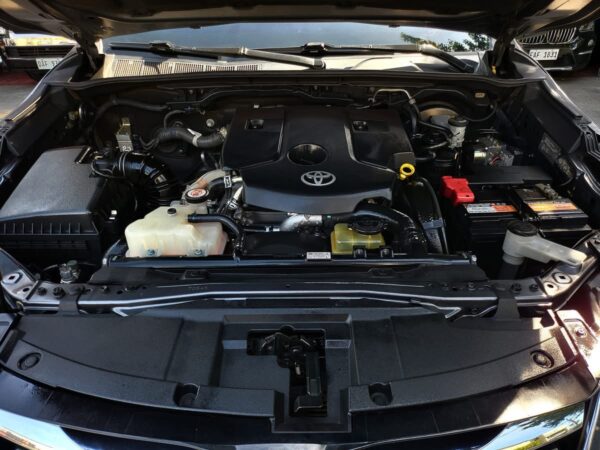 2019 Toyota Fortuner 2.4 G Diesel A/T - Image 13