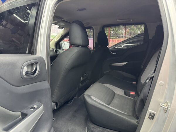 2023 Nissan Navara VE Calibre 4x2 - Image 8
