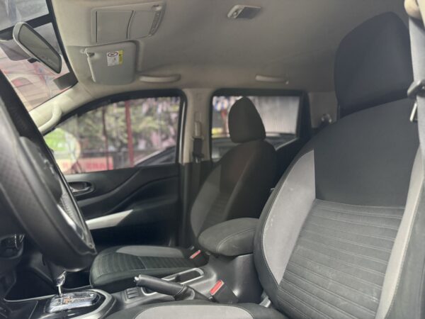 2023 Nissan Navara VE Calibre 4x2 - Image 11