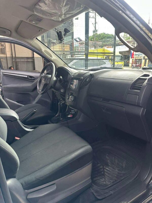 2019 ISUZU MUX 1.9 RZ4E 4×2 A/T - Image 8