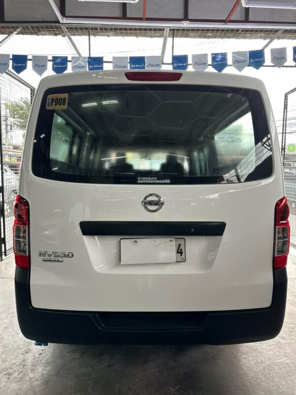 2018 NISSAN NV350 2.5 M/T - Image 10