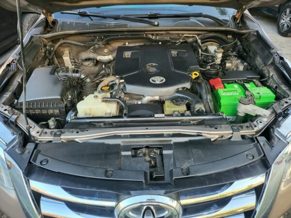 2016 Toyota Fortuner 2.4 G Diesel Manual - Image 13