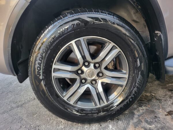2016 Toyota Fortuner 2.4 G Diesel Manual - Image 14