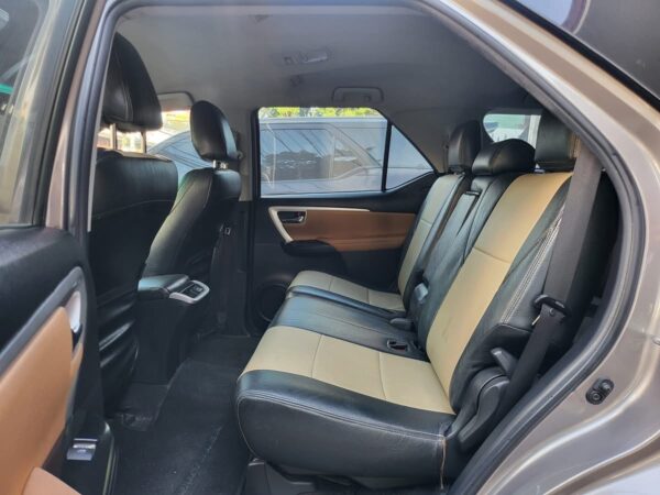 2016 Toyota Fortuner 2.4 G Diesel Manual - Image 11