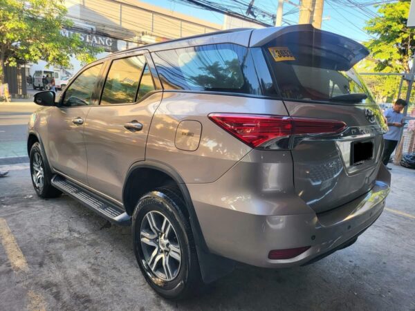 2016 Toyota Fortuner 2.4 G Diesel Manual - Image 5