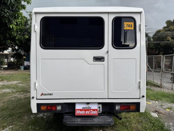 2024 Mitsubisi L300 C/C Exceed Dual AC Euro 4 Manual - Image 13