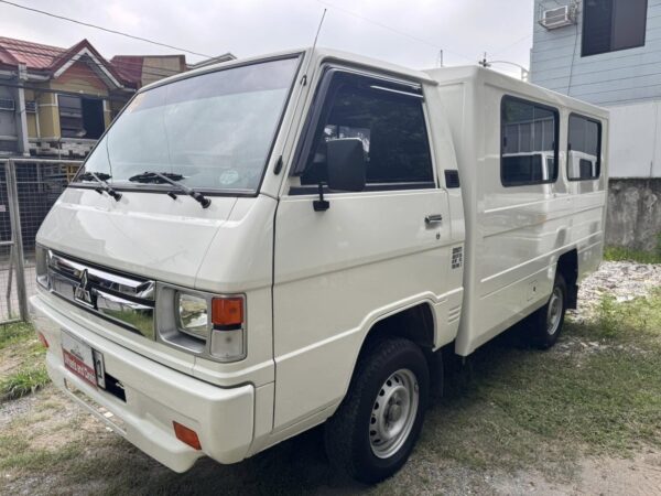2024 Mitsubisi L300 C/C Exceed Dual AC Euro 4 Manual