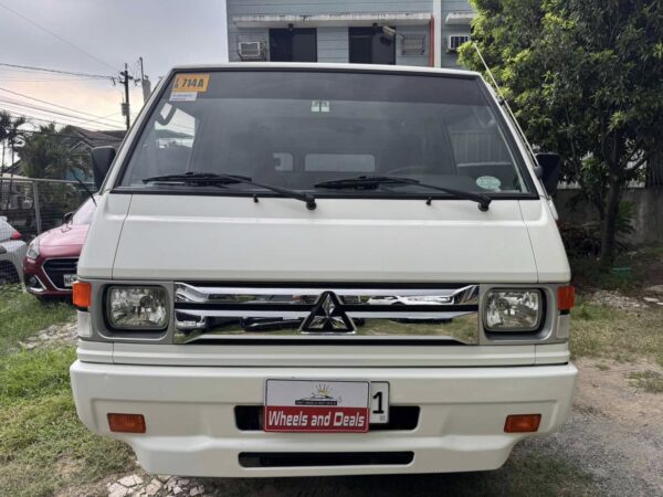 2024 Mitsubisi L300 C/C Exceed Dual AC Euro 4 Manual - Image 2